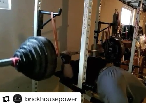 Reverse band set up on bench press Powerlifters